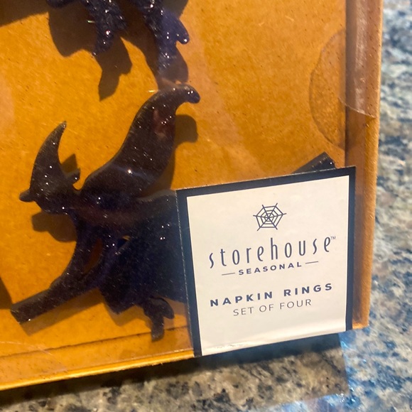 Storehouse Seasonal Glitter Witch on Broom set of 4 Napkin Rings! 🧡🖤💀🎃NWT - Picture 3 of 5
